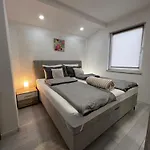 Neyra Villa