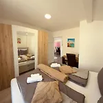 Neyra Villa Pula