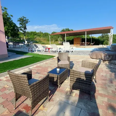 Villa Neyra *