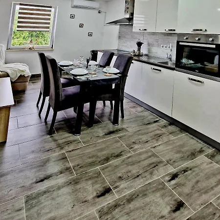 Neyra Willa