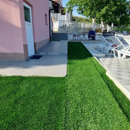 Villa Neyra Pula